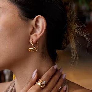 Irregular Lines Gold Hoop Earrings